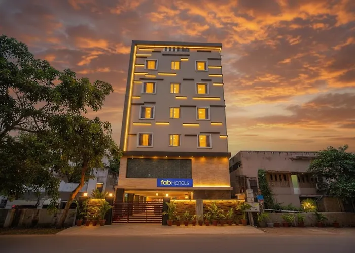 Fabhotel Rr Grand - Next To Trendset Mall Vijayawada