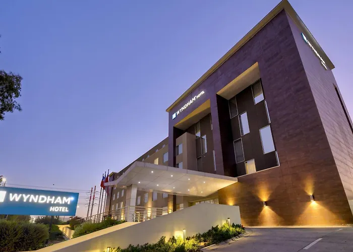Wyndham Santiago Aeropuerto Hotel