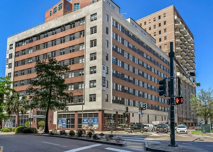 California Building Hotel New Orleans