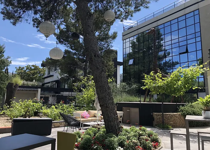 Appart'Hotel La Girafe La Penne-sur-Huveaune