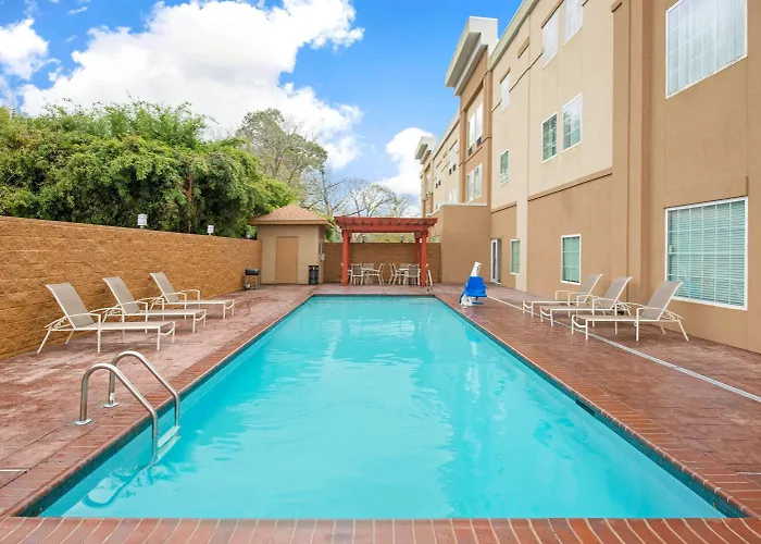 La Quinta By Wyndham Lake Charles - Westlake