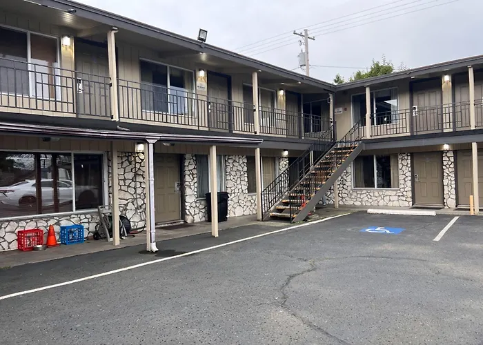 Anchor Bay Inn Near Winchester Bay Reedsport