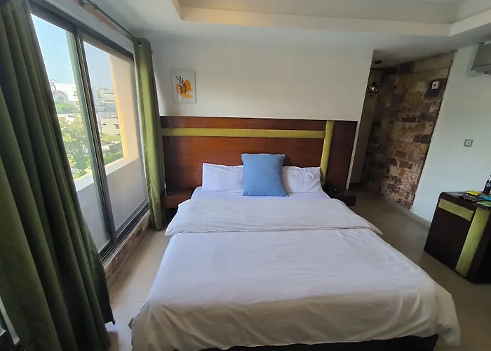 Intellectual Inn - Spring North Ph7 Bahria Town Rawalpindi