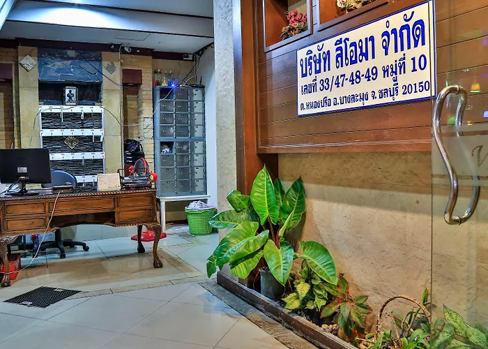 Harrys Hotel Bar & Restaurant Pattaya