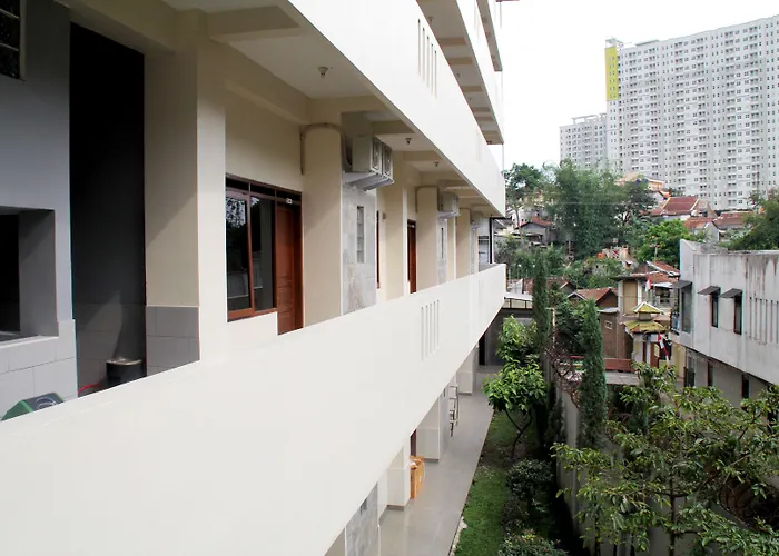Oyo 1699 Verona Residence Bandung