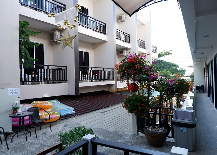 Kata Beachwalk Hotel And Bungalows