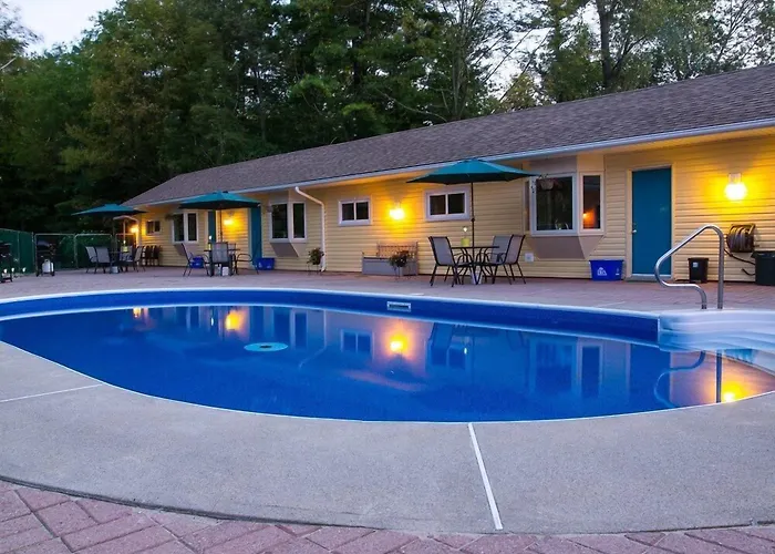 The Pinewood (Adults Only) Motel Lambton Shores