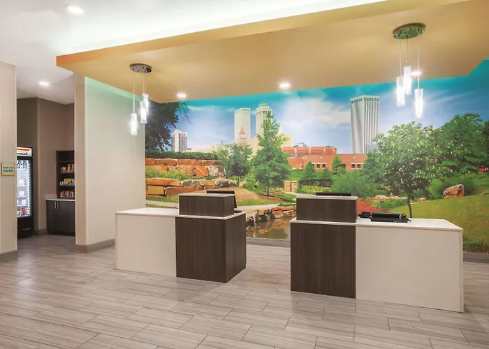 La Quinta By Wyndham Tulsa Broken Arrow Hotel