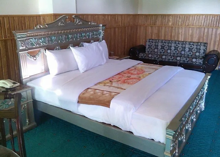 Hotel Move-N-Pick Murree