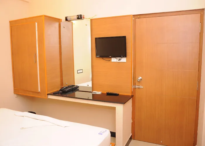 Hotel Subam Palani Kodaikanal