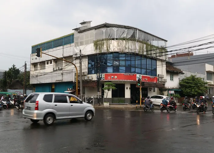 Bantal Guling Alun Alun Bandung Hotel