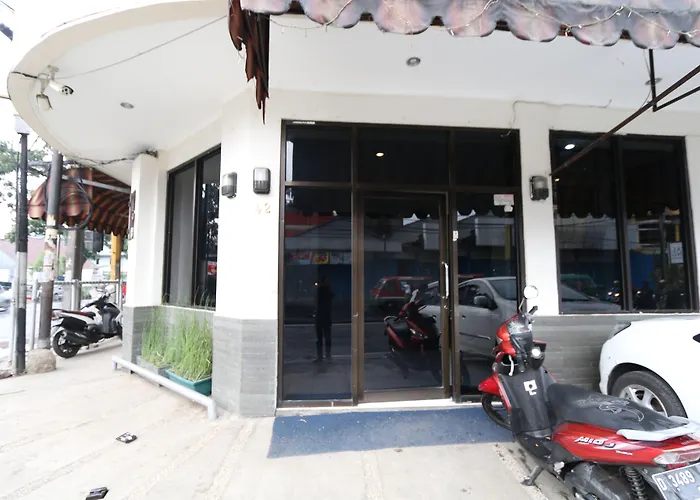 Bantal Guling Alun Alun Bandung Hotel
