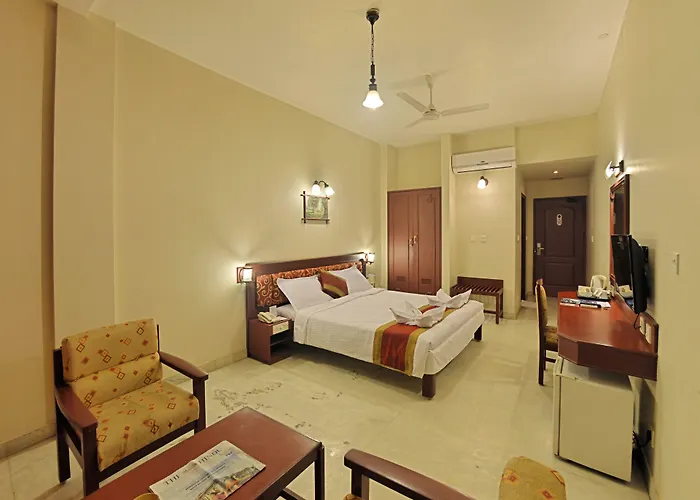 Hotel Gnanam Thanjavur