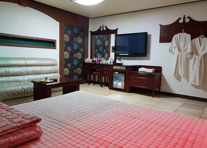 Plus Motel Busan