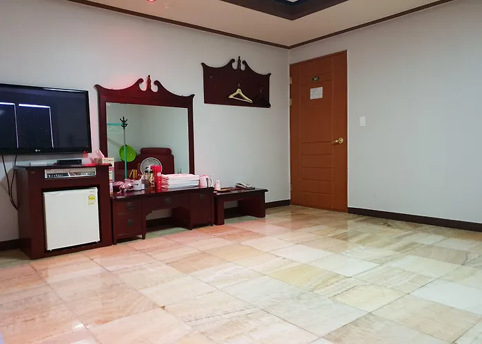 Plus Motel Busan