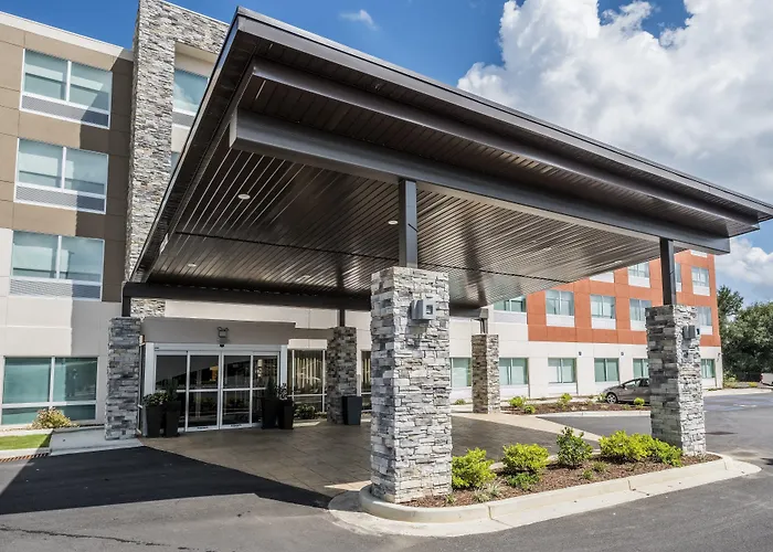 Holiday Inn Express & Suites - Commerce By Ihg