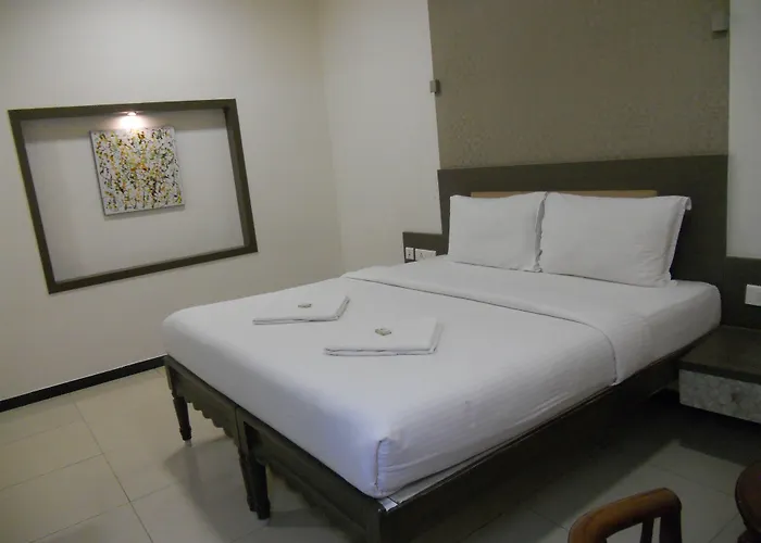 Hotel Sownthariyam Palni