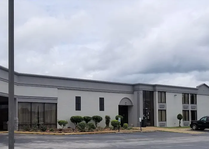 Madison Inn & Suites