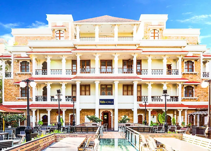 Collection O Hotel Rajwada Near The Pavillion Pune