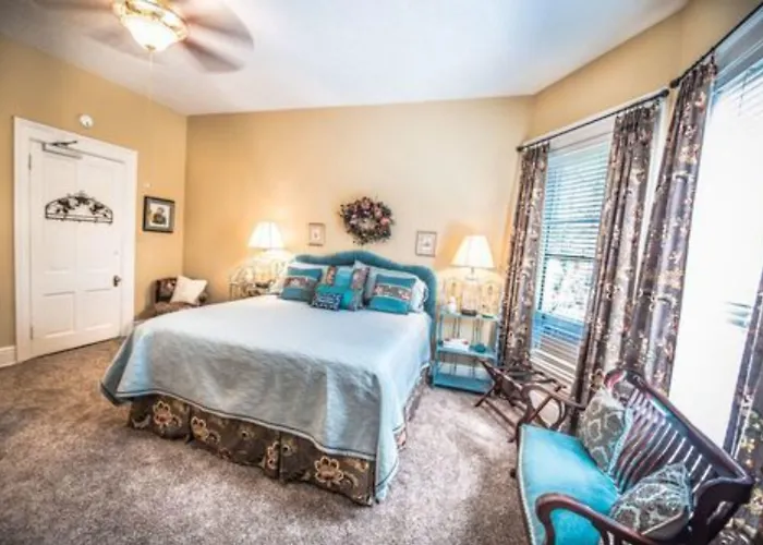 Inn At St James Court Louisville