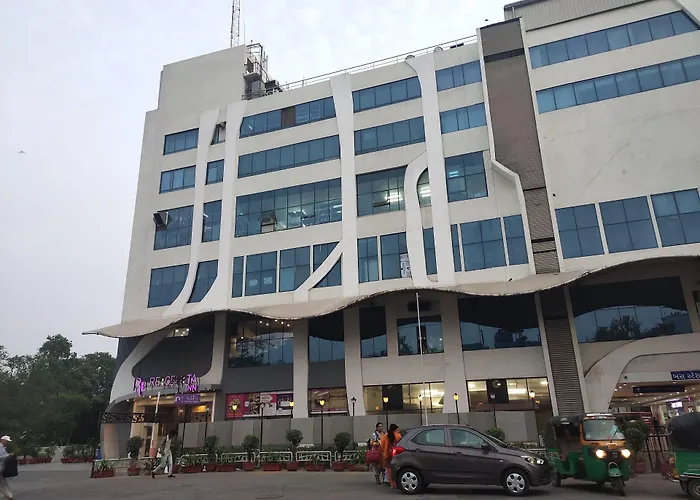 Regenta Inn Vadodara, 500M From Railway Station