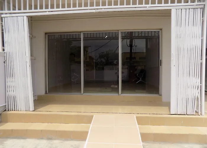 Posh Hotel And Suites Ikeja