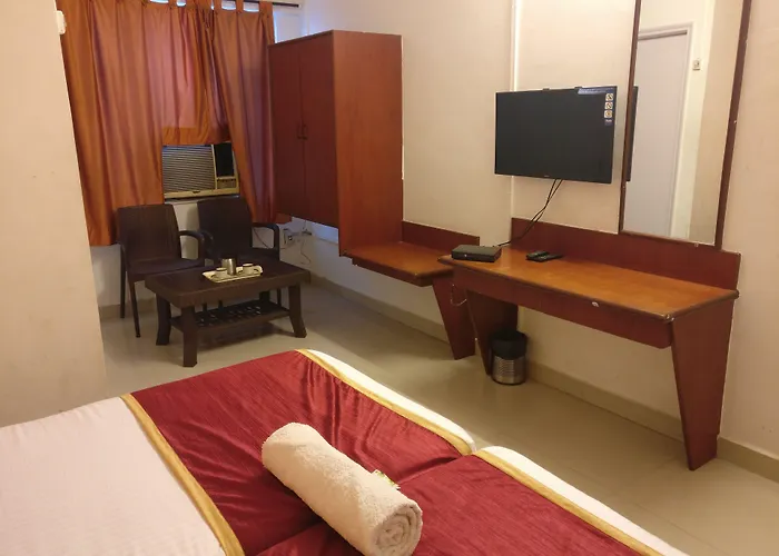 Oyo 1065 Hotel Hmr Royal Inn Pune