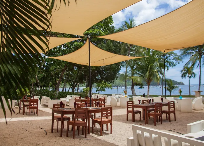 Cafe De Playa Beach Front Hotel Coco