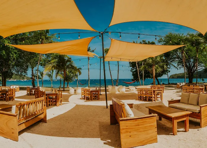 Cafe De Playa Beach Front Hotel Coco