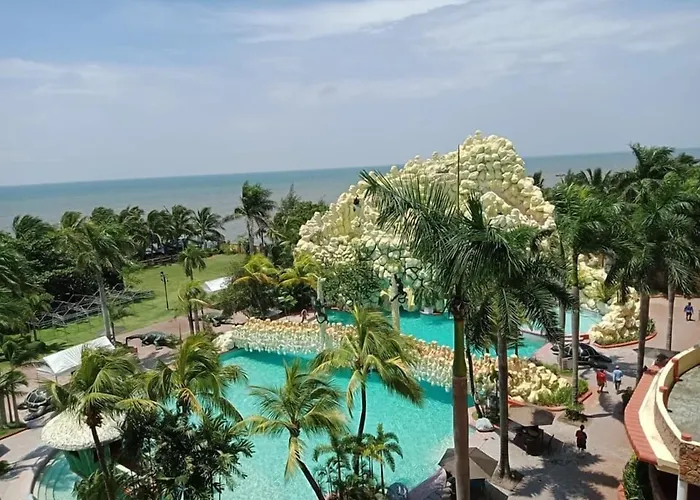 Tanza Oasis Hotel And Resort