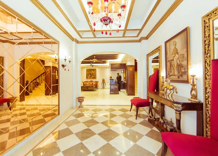 Clark International Hotel Delhi 