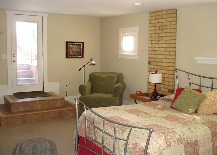 The Loft On Center Hotel Logan