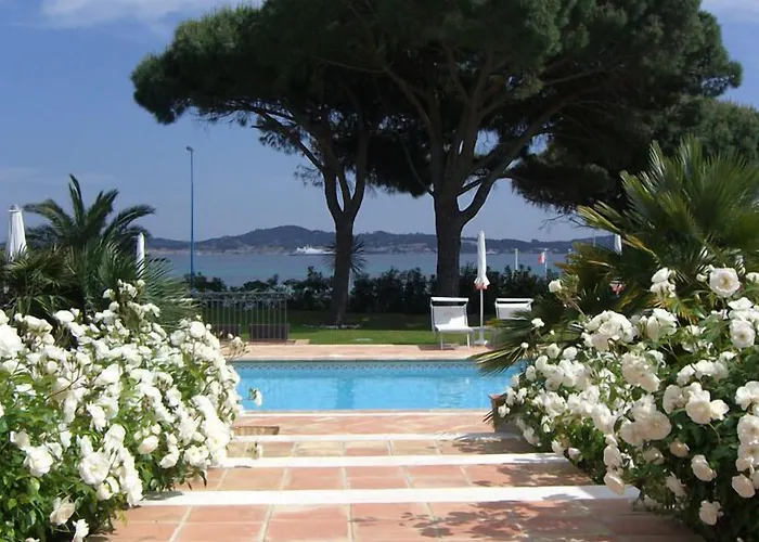 Hotel Villa Les Rosiers Grimaud
