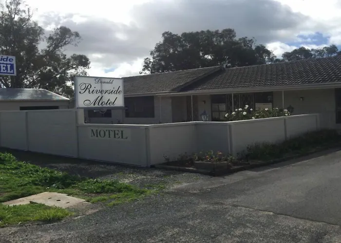 Donald Riverside Motel