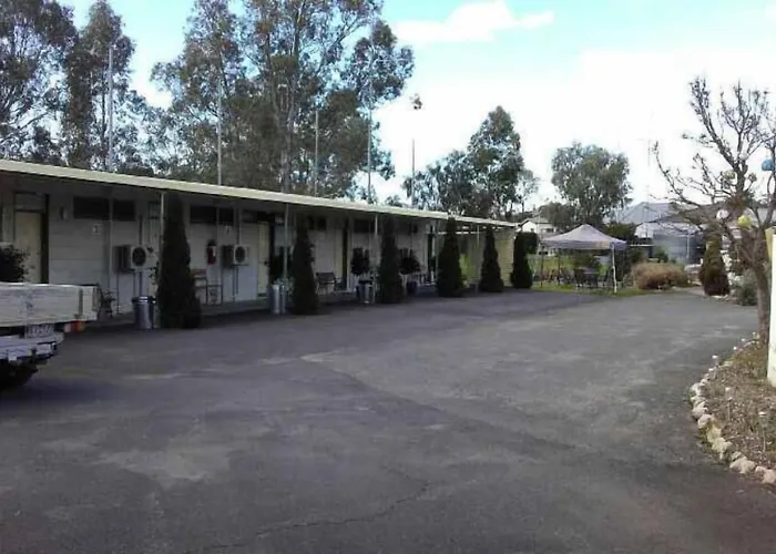 Donald Riverside Motel