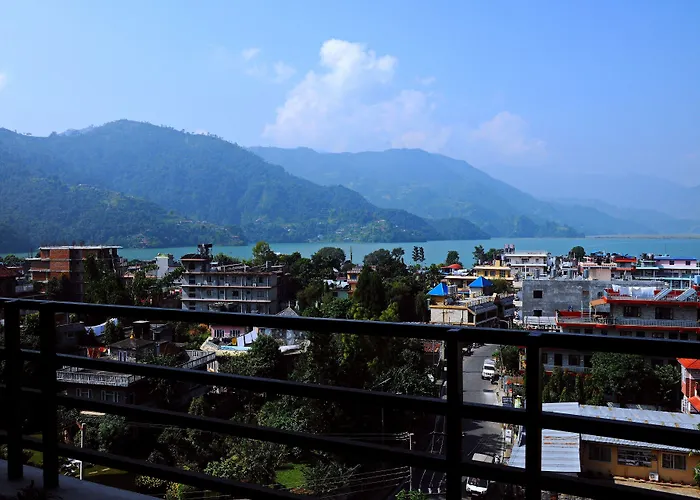 Hotel Queens Park Pokhara