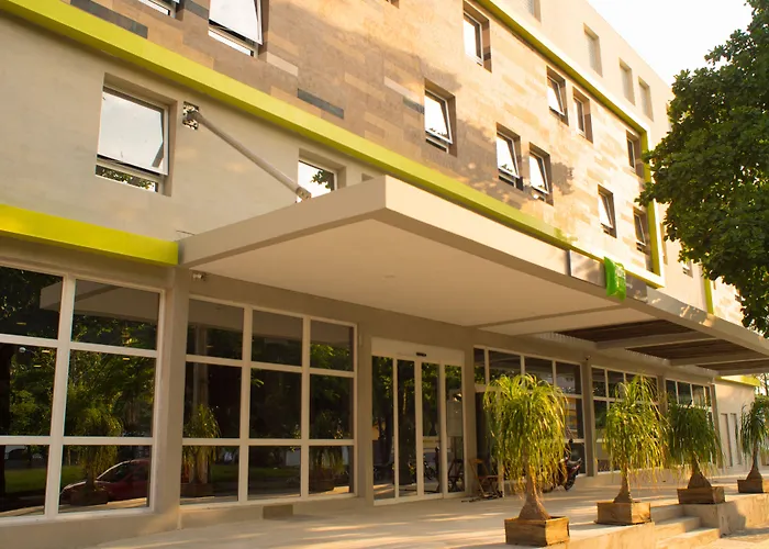 Golden Tulip Guaruja - Antigo Delphin Surf Hotel