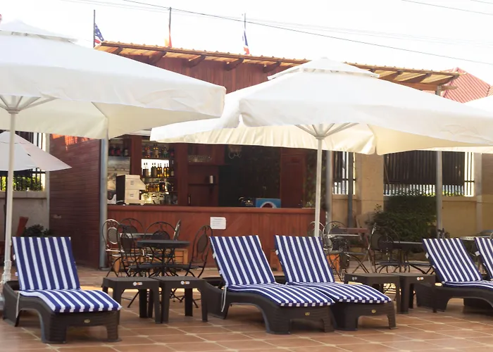 Lou Ralph Hotel Accra
