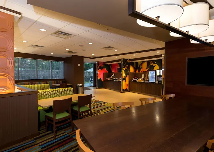 Fairfield Inn & Suites By Marriott Detroit Chesterfield