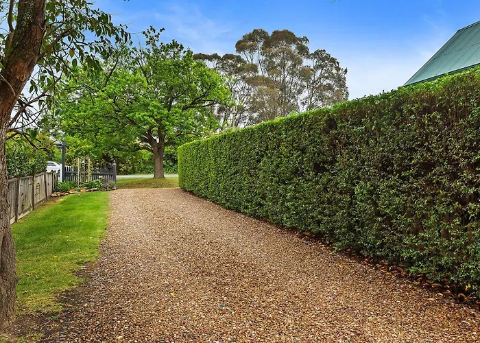 Two Truffles Cottage Accommodation Yarra Glen
