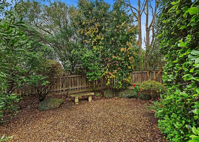 Two Truffles Cottage Accommodation Yarra Glen