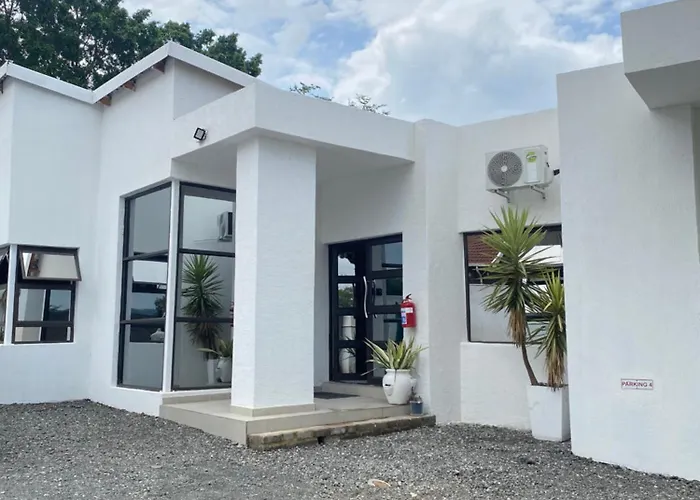 63 Lodging Villa Rustenburg