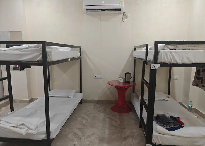 Hotel Sb Grand Inn - Paharganj New Delhi