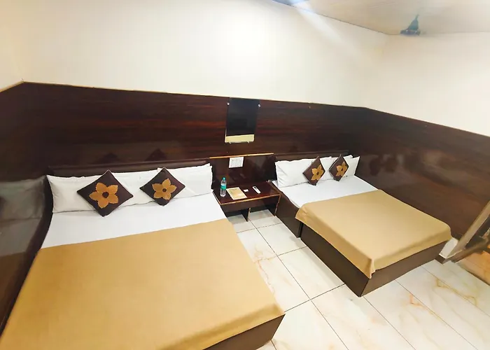 Hotel Om Palace Near Mahakal Mandir Ujjain