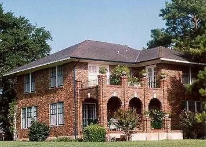 Far View - A Bed & Breakfast Estate Brenham