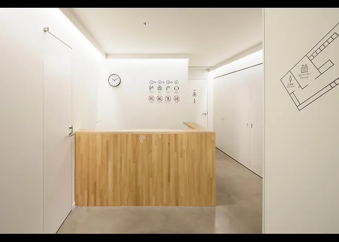 9H Nine Hours Woman Kanda Tokio