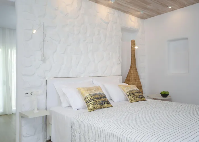 Cyano Suites Naxos City