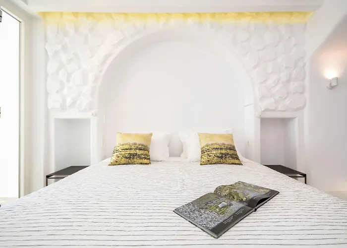 Cyano Suites Naxos City