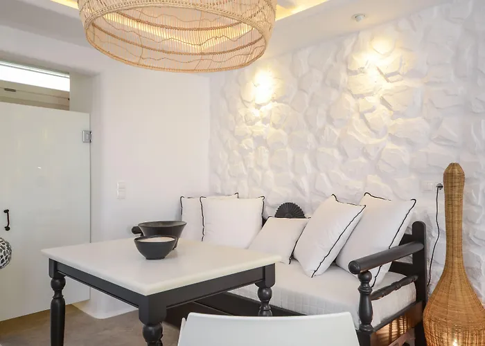 Cyano Suites Naxos City