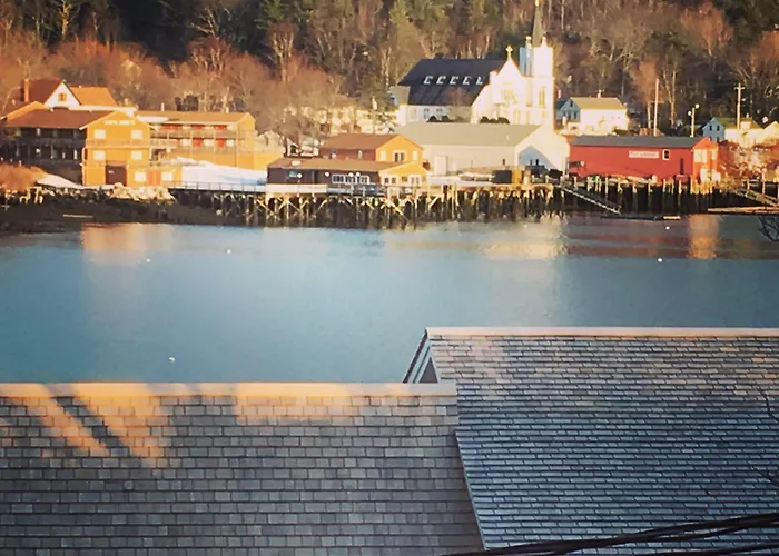 Captain Sawyer'S Bed And Breakfast Boothbay Harbor